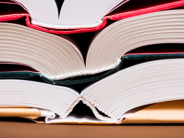 Descubre cuáles son las partes exteriores de un libro